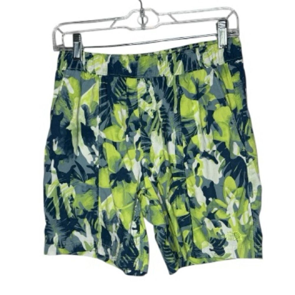 The North Face Flashdry Men's Class V Pull-On Tropical Camo Shorts. Size Small.